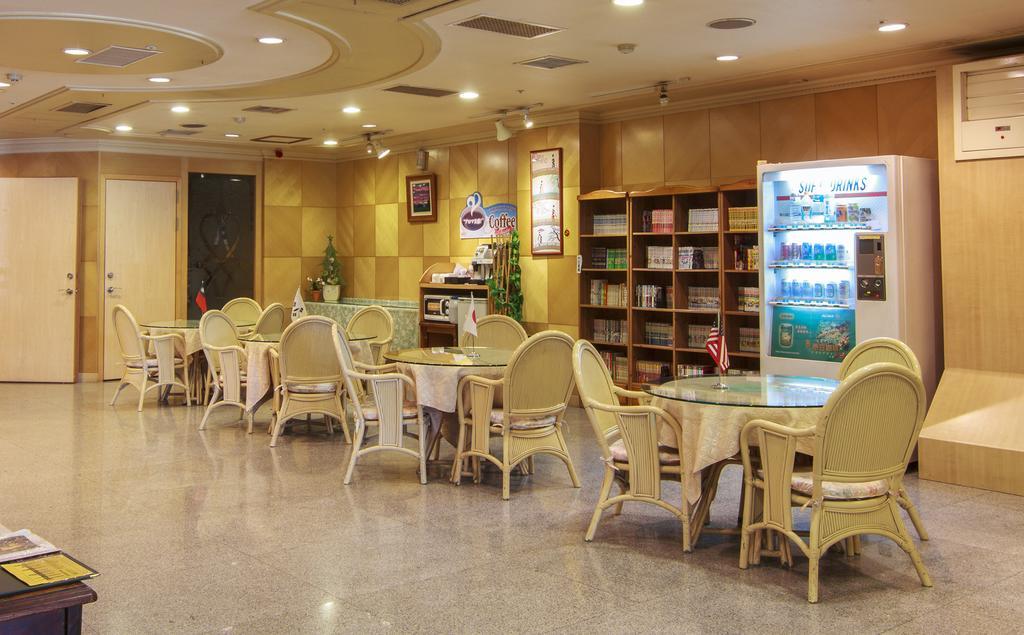 Hwa Du Hotel Tainan Bagian luar foto