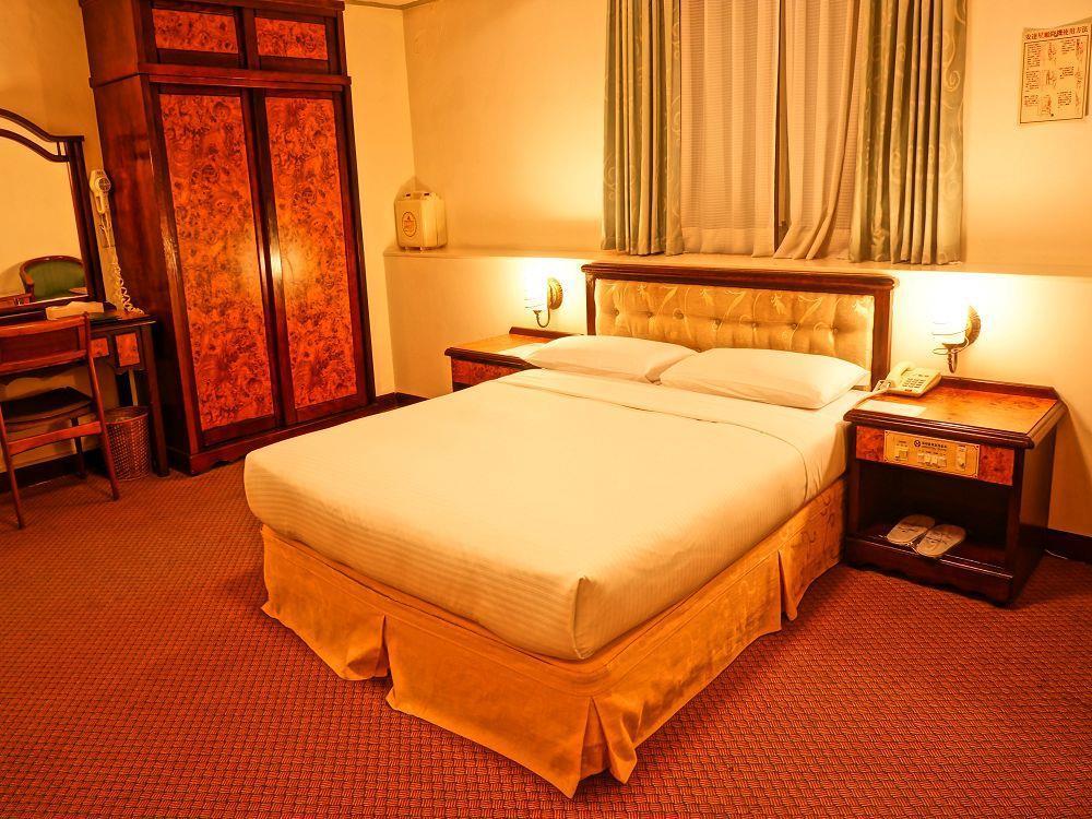 Hwa Du Hotel Tainan Bagian luar foto